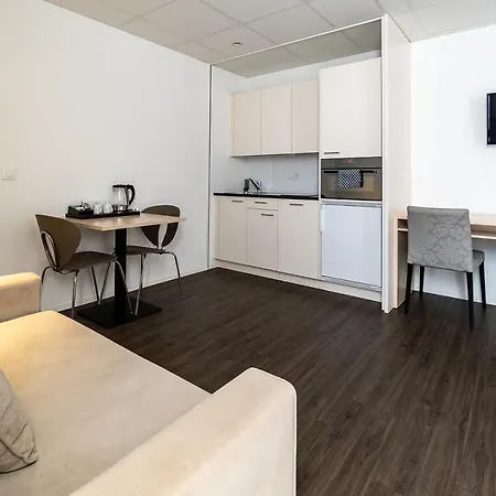 Lorentes Bern Airport 3*