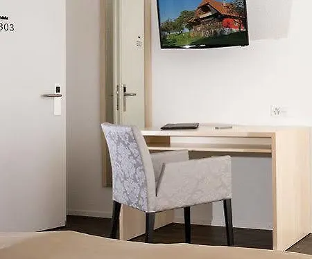 Lorentes Bern Airport 3*