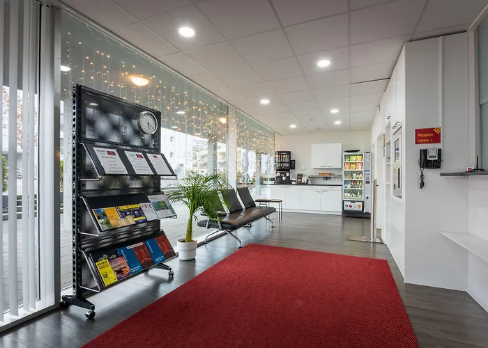 Lorentes Bern Airport Отель Бельп