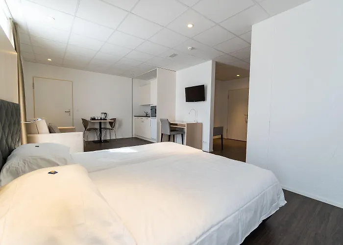 Lorentes Bern Airport Отель 3*