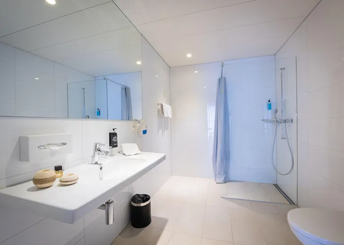 Lorentes Bern Airport 3*