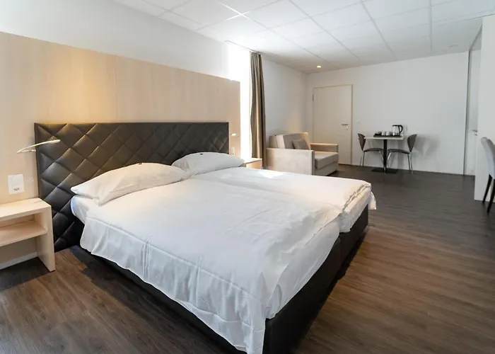 Lorentes Bern Airport 3*